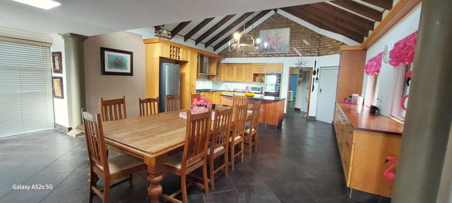 6 Bedroom Property for Sale in West Bank Eastern Cape
